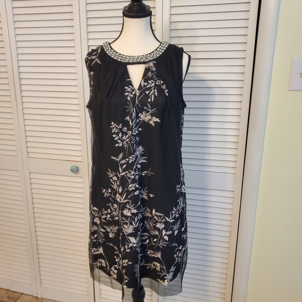 SD Collection Elegant Sleeveless Black Floral Cocktail Dress, Size 10 Petite